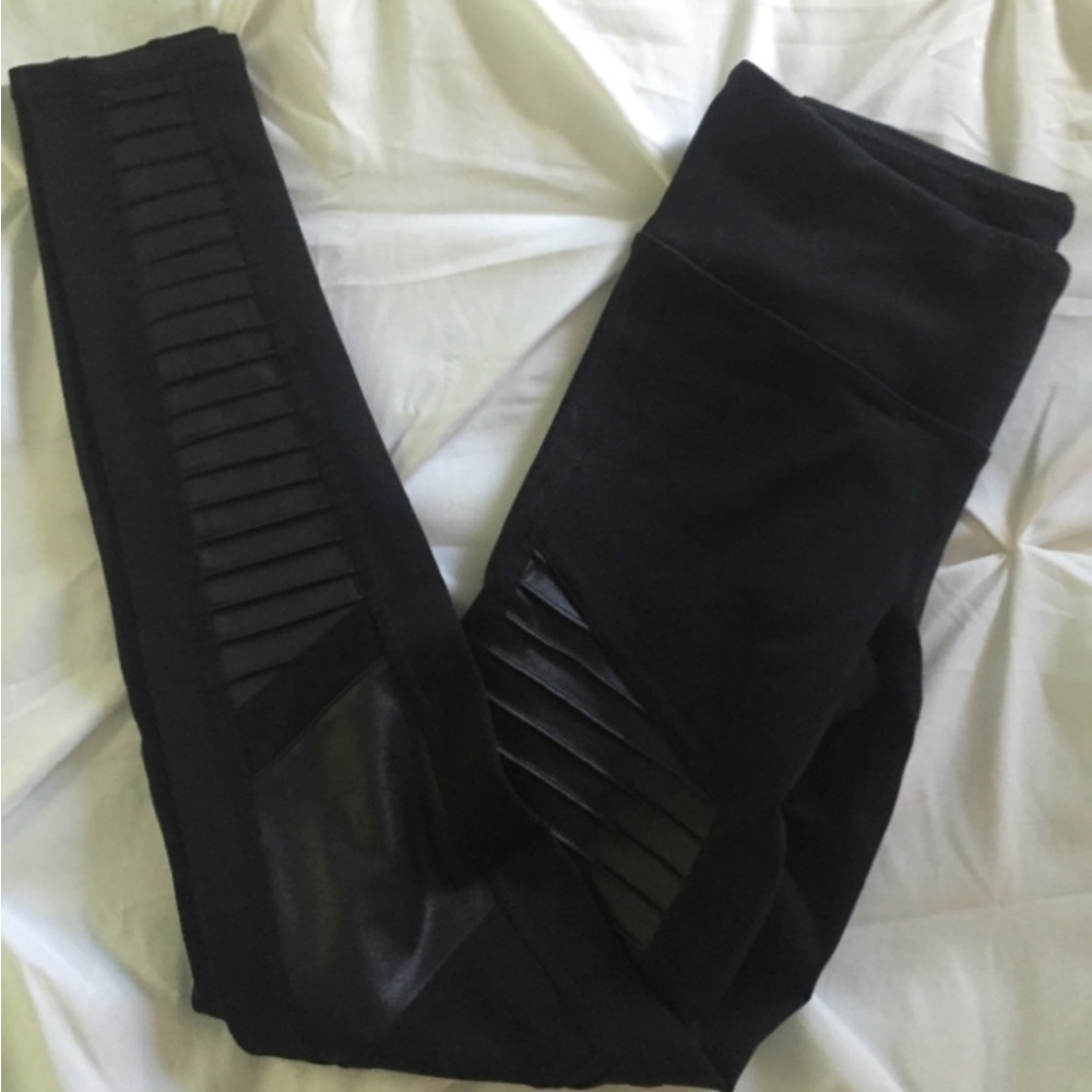 Alo yoga Moto Leggings